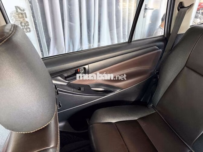 Toyota Innova E 2019 Số sàn Bạc 7 chỗ
