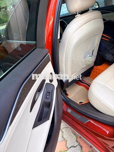 VinFast Lux A 2.0 Premium 2019 Đỏ