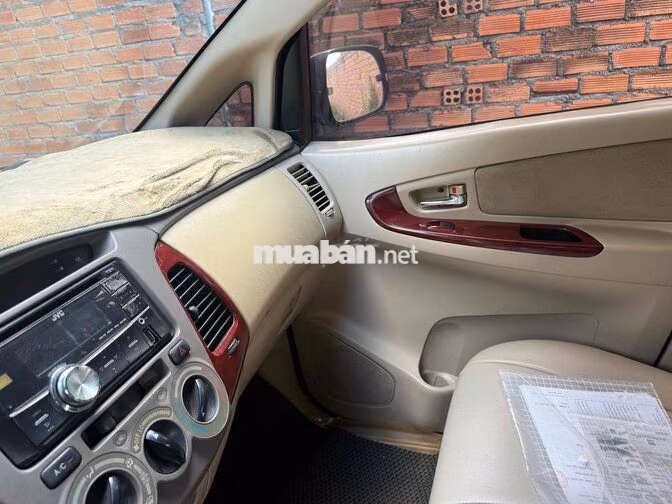 Toyota Innova 2006g Vàng cát