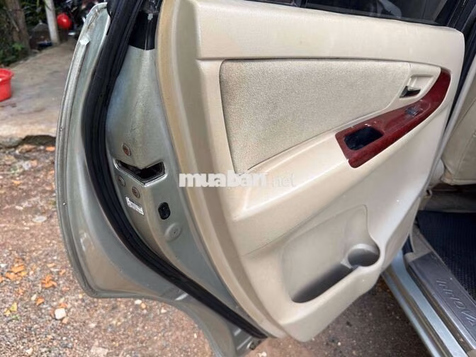 Toyota Innova 2006g Vàng cát