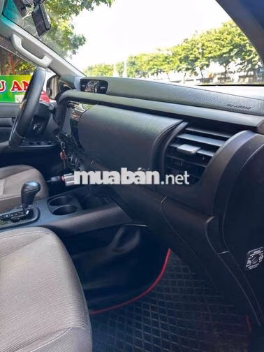 Toyota Hilux 2018AT đk2019 siêu đẹp