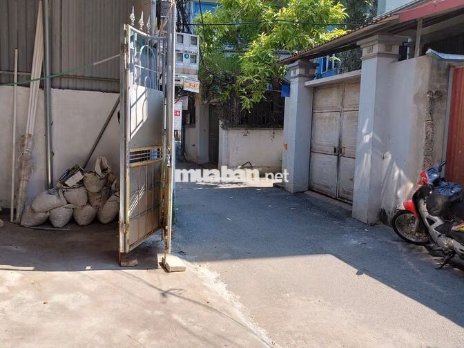 Cho thuê xưởng giá rẻ: xưởng mặt bằng điện tích 100m2, đường 2,5m