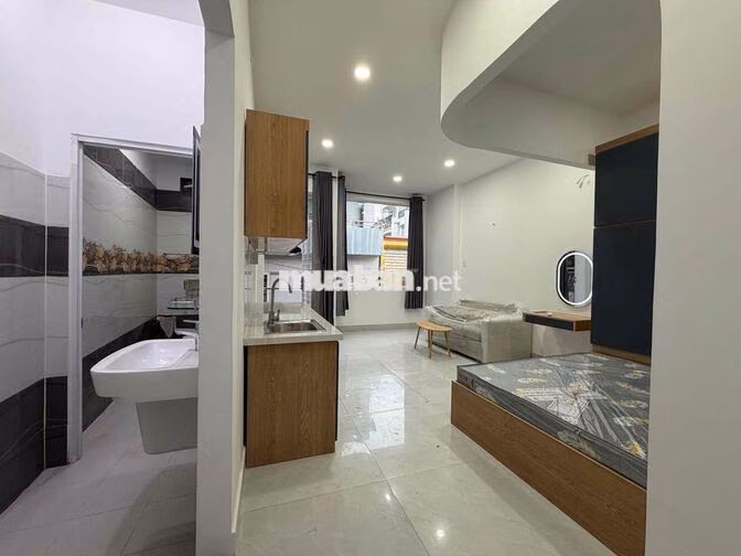CHO THUÊ CĂN HỘ BAN CÔNG FULL NỘI THẤT GIÁ RẺ GẦN ISB UEH QUẬN 1