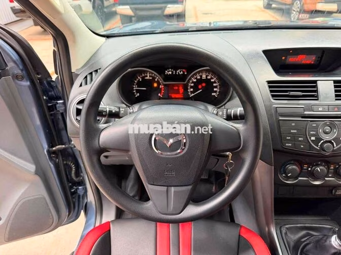 Mazda BT50 2016 số sàn 2 cầu