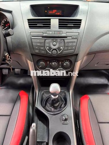 Mazda BT50 2016 số sàn 2 cầu