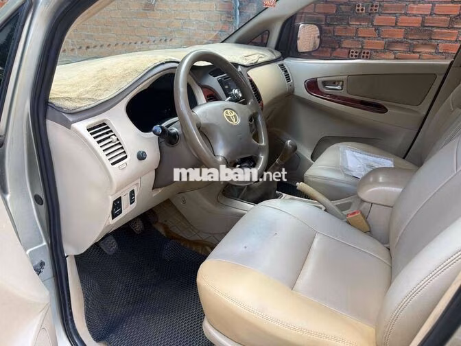 Toyota Innova 2006g Vàng cát