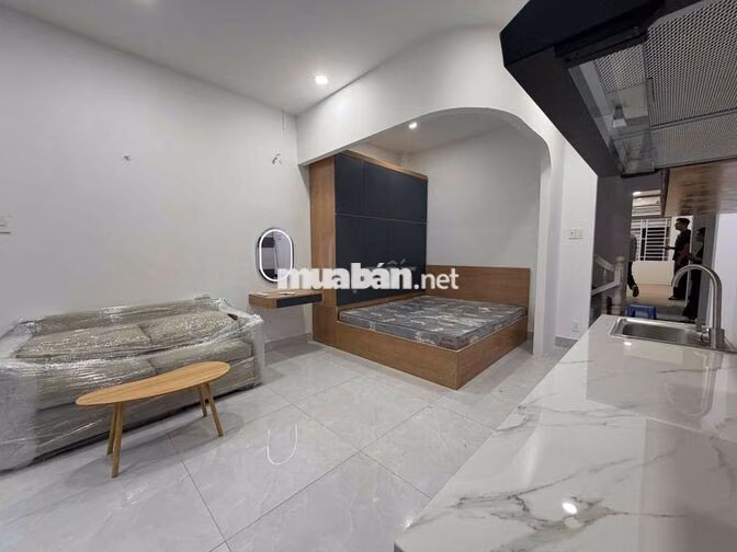 CHO THUÊ CĂN HỘ BAN CÔNG FULL NỘI THẤT GIÁ RẺ GẦN ISB UEH QUẬN 1