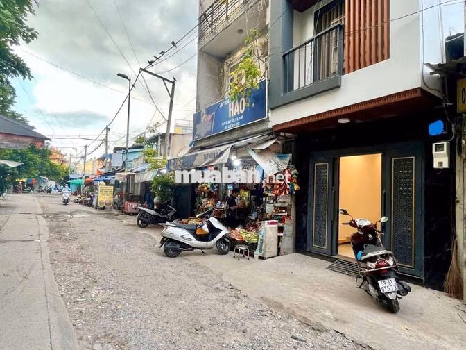 Nhà 3 tầng, HXH Vũ Huy Tấn, P.1, Q.Bình Thạnh