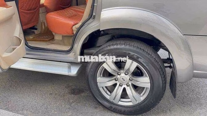 Ford Everest Limited AT 2011 SUV 7 chỗ Xám