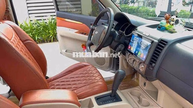 Ford Everest Limited AT 2011 SUV 7 chỗ Xám