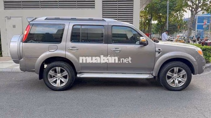 Ford Everest Limited AT 2011 SUV 7 chỗ Xám