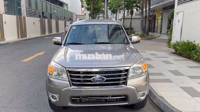 Ford Everest Limited AT 2011 SUV 7 chỗ Xám