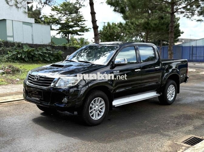 Toyota Hilux 5 chỗ Dầu Sàn Đen