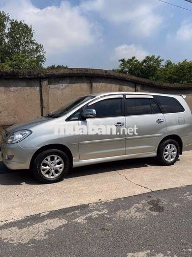 Toyota Innova 2006 Bạc 8 chỗ