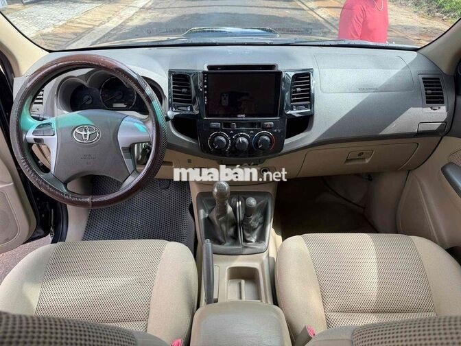 Toyota Hilux 5 chỗ Dầu Sàn Đen