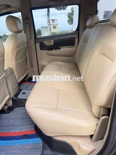 Toyota Hilux MT 2013 2 cầu Số sàn Xám