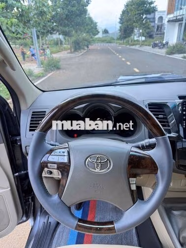 Toyota Hilux MT 2013 2 cầu Số sàn Xám