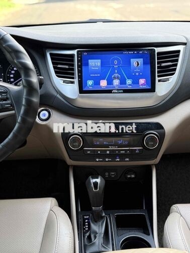 Hyundai Tucson 5 chỗ Số tự động Vàng cát