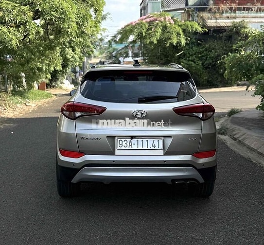 Hyundai Tucson 5 chỗ Số tự động Vàng cát