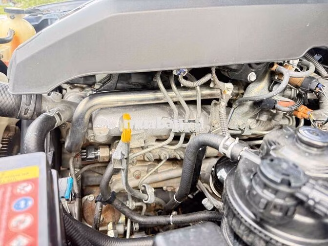 Toyota Hilux MT 2013 2 cầu Số sàn Xám