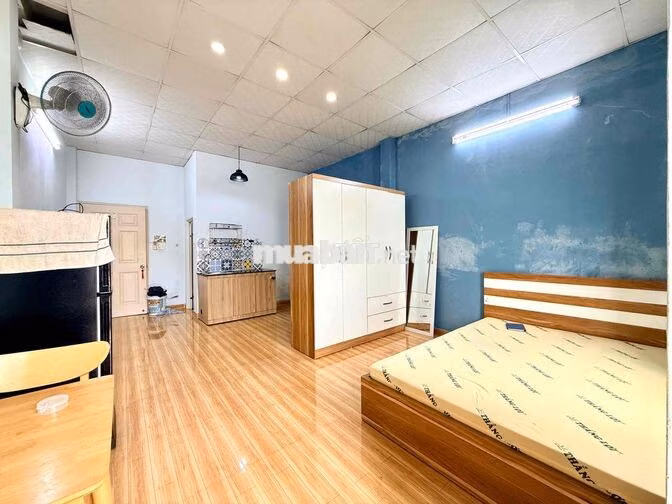 CHO THUÊ PHÒNG QUẬN 10 RỘNG 40M2_CÓ BAN CÔNG_GẦN ĐH HOA SEN