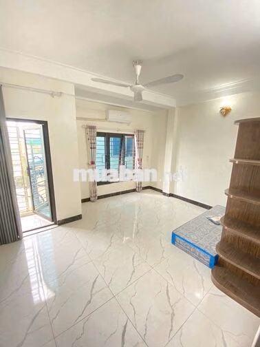 Cho thuê nhà 52m 1 phòng ngủ và 1 bếp