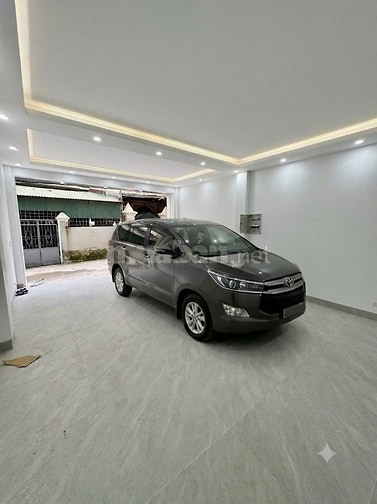 Nhà đẹp gần Aeon Mall - Long Biên, gara 2 ô tô, 65m x 6 tầng thang máy