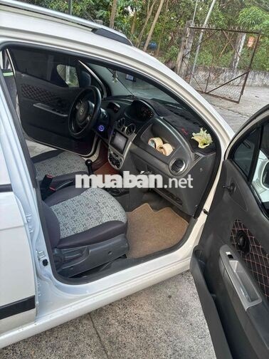 Chevrolet Spark LT Trắng 5 chỗ xe gia đình