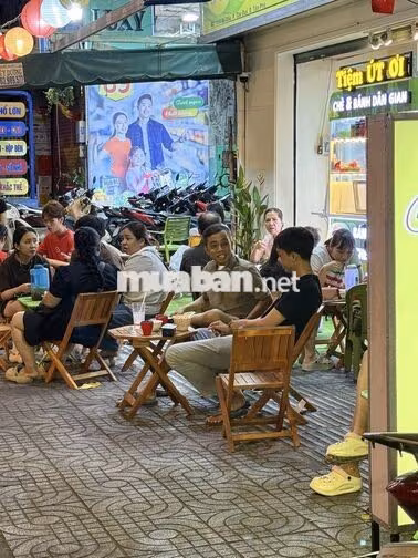  TUYỂN NHÂN VIÊN PHỤC VỤ QUÁN CHÈ