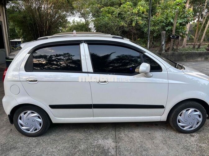 Chevrolet Spark LT Trắng 5 chỗ xe gia đình