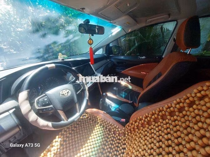 Toyota Innova 7 chỗ Số sàn 180.000 km Bạc