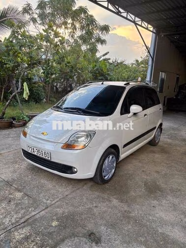Chevrolet Spark LT Trắng 5 chỗ xe gia đình
