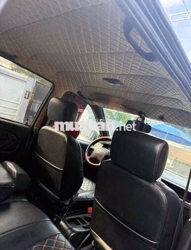 Isuzu Hi-Lander V-spec 8 chỗ màu Đen
