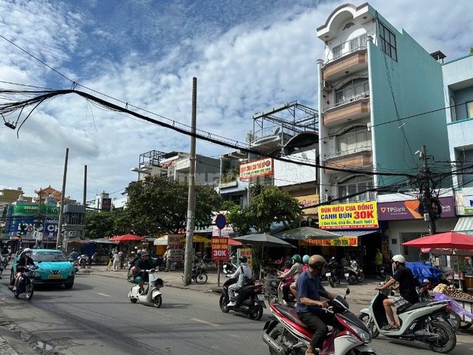 NHÀ 3 LẦU (4x20) CÓ LỀ 12M MẶT TIỀN TÂN HÒA ĐÔNG Q.6