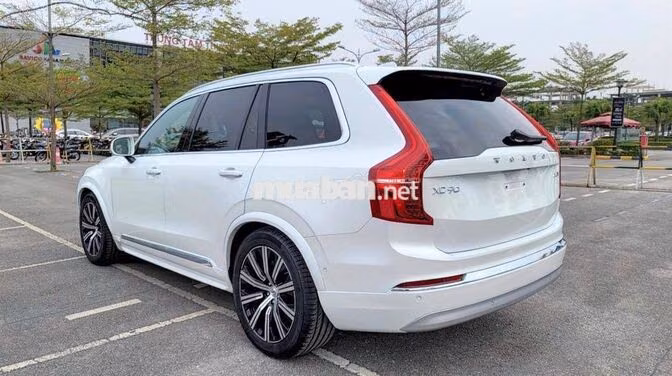 Volvo XC90 Ultimate B6 AWD 2024 Trắng