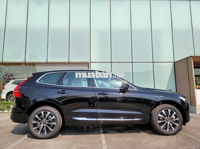 Volvo XC60 Ultra B6 AWD 2025 Đen