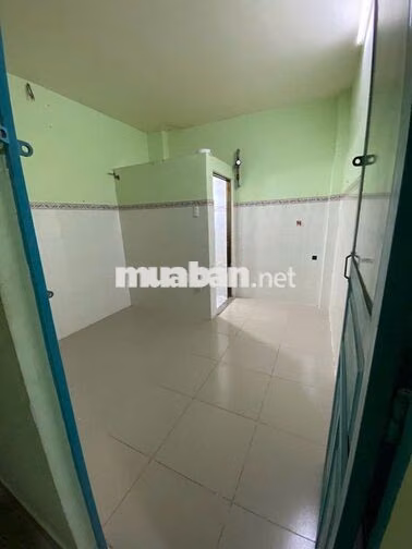 Phòng trống thoáng ngay cầu chữ Y, Q8, 12m2, 2.4tr