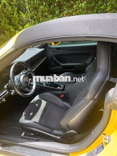 Porsche 911 GTS Cabriolet 2023 Vàng 18.000km