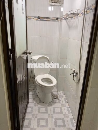 Phòng trống thoáng ngay cầu chữ Y, Q8, 12m2, 2.4tr