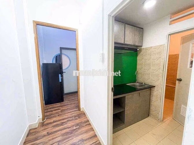 2PN - Balcon - Ngay Vòng Xoay Dân Chủ - Quận 10 - Full Nội Thất