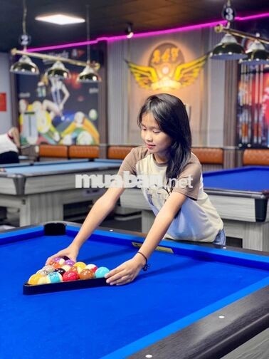 Tuyển NỮ phục vụ quán Bida