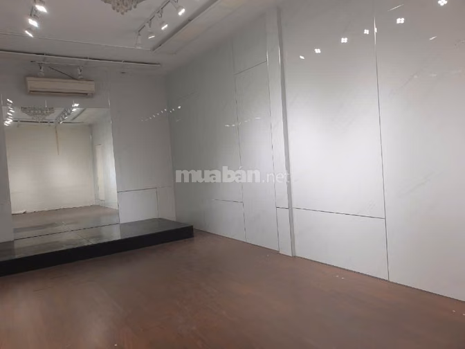 Cho thuê nhà Mặt Phố đường Nguyễn Đình Chiểu, Phường bàn cờ, TP.HCM