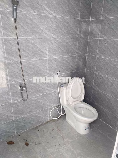 CHO THUÊ KHO 230m2 13tr tl - NỀN GẠCH MEN - TRẦN CAO THOÁNG SÂN RÔNG
