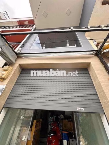 Cho thuê mặt bằng CMT8  mặt tiền đường đông đúc