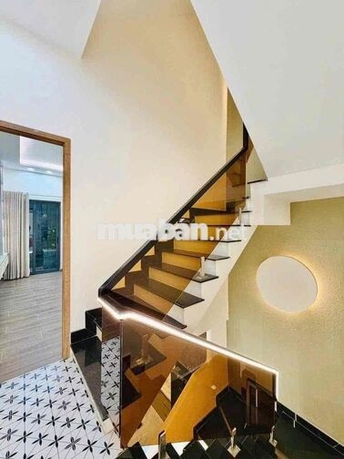 Cho thuê nhà full nội thất 549 lê Văn Thọ( 4x15) 2 lầu , st , 5pn 5ưc