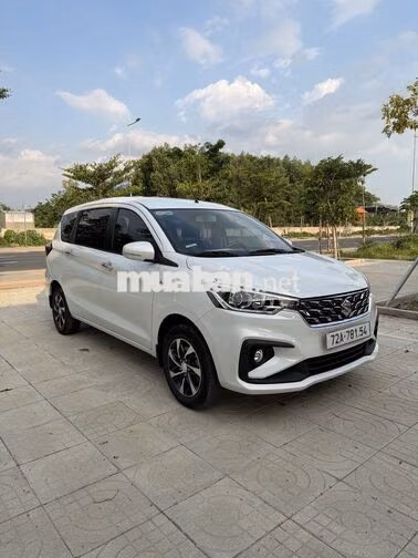 Suzuki Ertiga Hybrid Trắng 7 chỗ