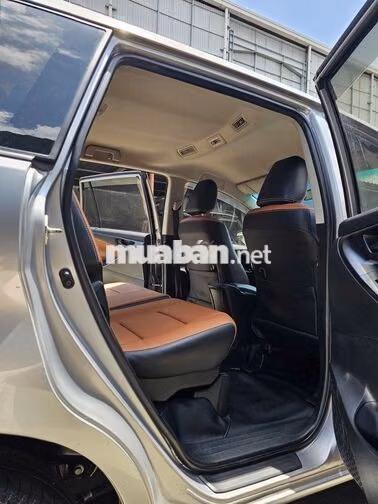 Toyota Innova E 2.0 SX 2017 Số sàn Bạc