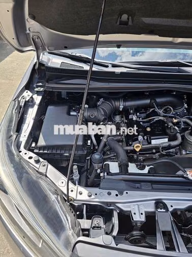 Toyota Innova E 2.0 SX 2017 Số sàn Bạc