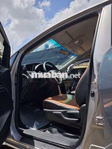 Toyota Innova E 2.0 SX 2017 Số sàn Bạc