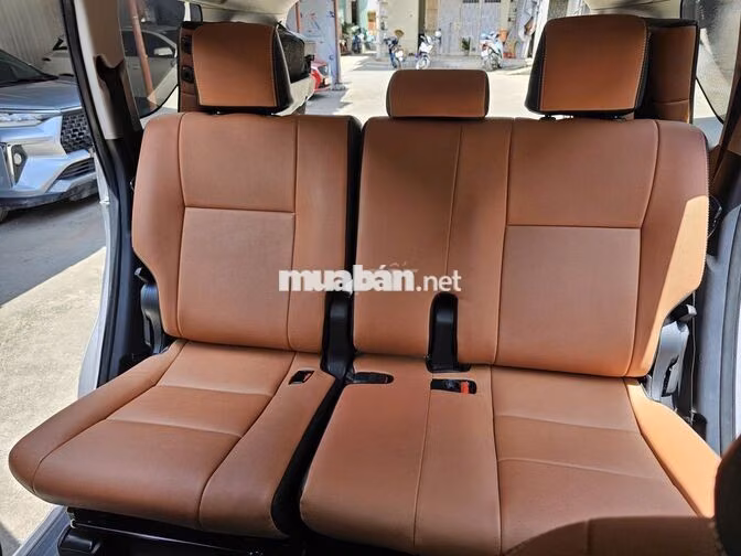 Toyota Innova E 2.0 SX 2017 Số sàn Bạc